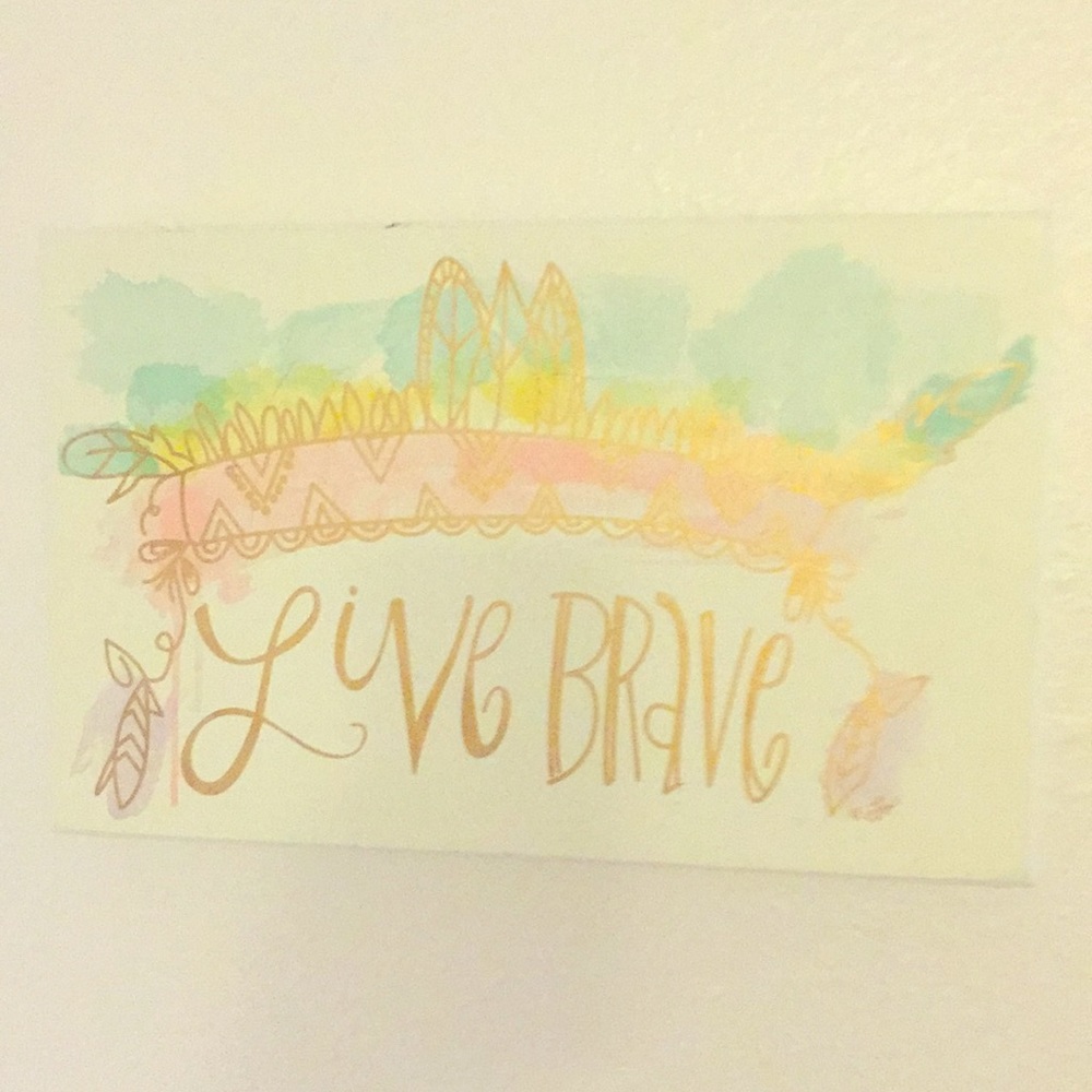 Creme Live Brave boho wood decor
